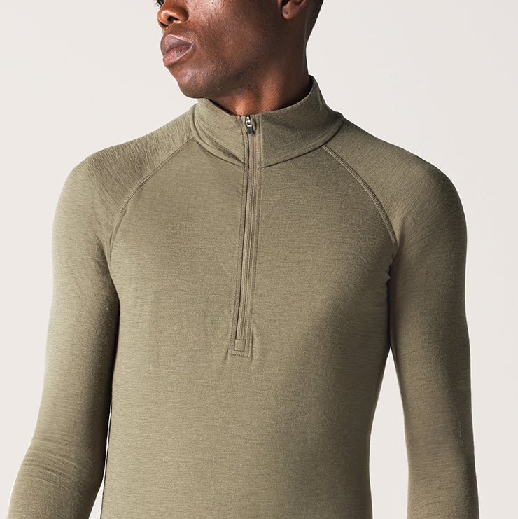 RAGLAN SHOULDER SEAMS